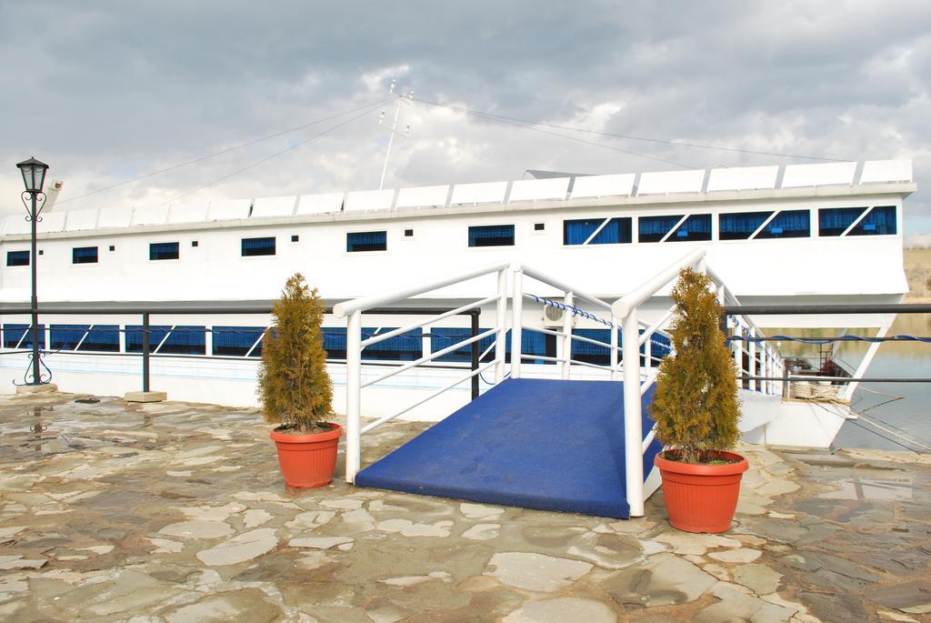 Hotel Brod Panini Велес Екстер'єр фото
